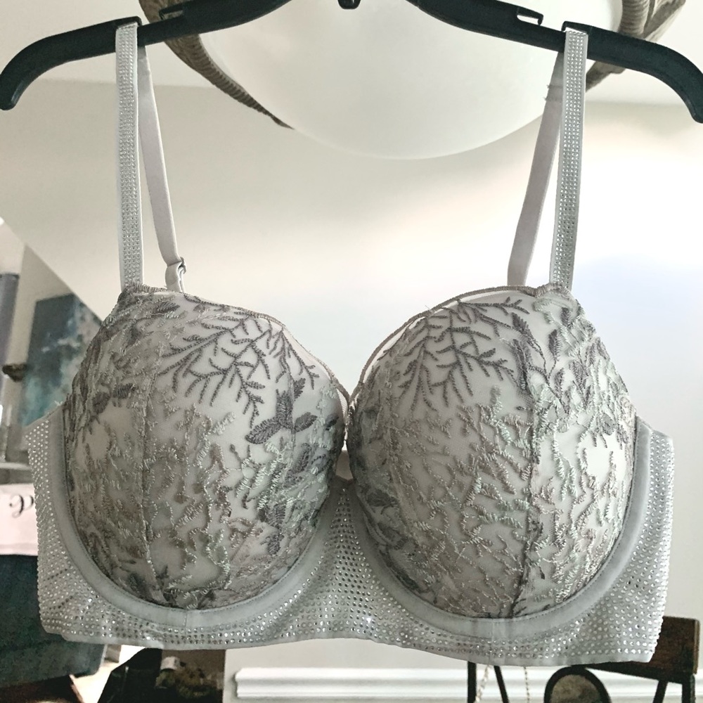 VS Dream Angels Demi Bra (RARE)